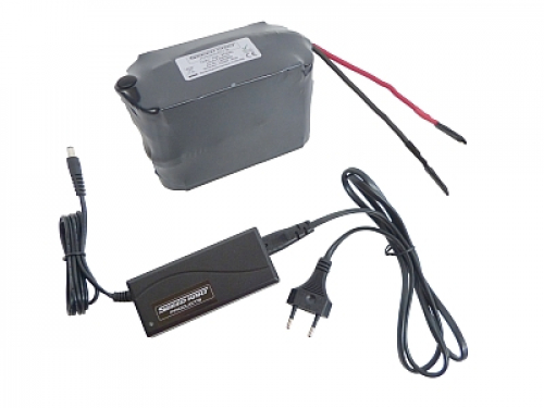 Akku-Pack für Infrarrot Sender mit Ladegerät